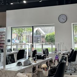 Paradise Nails - A couple of the work stations
