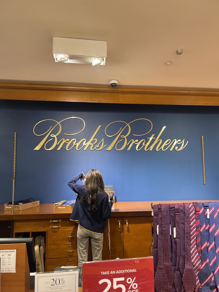 BROOKS BROTHERS FACTORY OUTLET Updated September 2024 12 Photos