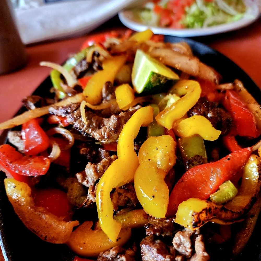 El Legendario Mexican Restaurant - Beef fajitas - Mexican Near Me - Seattle, Washington El Legendario Mexican Restaurant - Beef fajitas - Mexican Near Me - Seattle, Washington