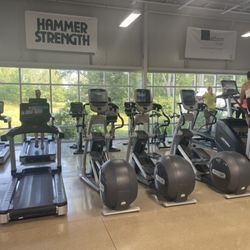 Renaissance Athletic Club - Cardio machines