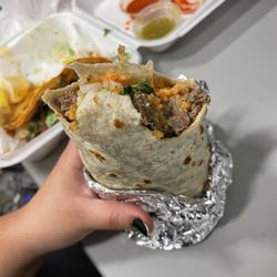 Birrieria El Taco Solito - Carne asada Burritos (delicious tortilla)