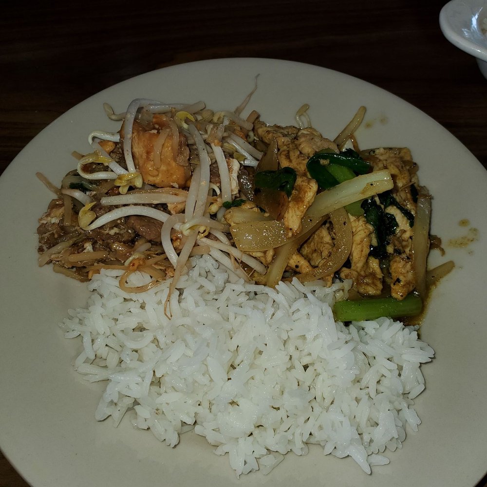 Thai Cafe - Sticky white rice, pad Thai Chicken, and the Pad Kar Ree Gai - Thai Near Me - San Antonio, Texas Thai Cafe - Sticky white rice, pad Thai Chicken, and the Pad Kar Ree Gai - Thai Near Me - San Antonio, Texas
