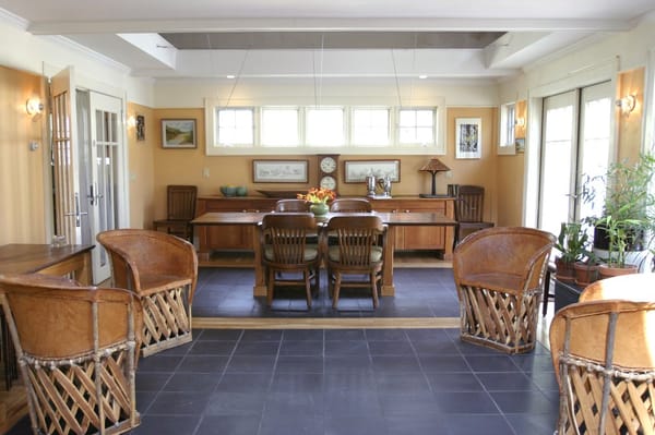 Inn On Columbia by null