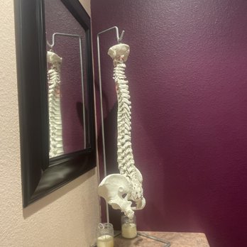 Logan Osland Chiropractic - Room interior - Chiropractors Near Me - Ventura, California Logan Osland Chiropractic - Room interior - Chiropractors Near Me - Ventura, California