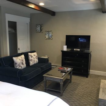 Candle Light Inn - Living area - Hotels Near Me - Carmel, California