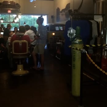 Big Ugly Brewing - The scene - Breweries Near Me - Chesapeake, Virginia