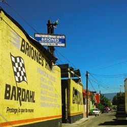 BRIONES Taller Mecanico Automotriz - Fachada del taller