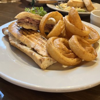 Dewey's Restaurant and Bar - French dip with onion rings - Sandwiches Near Me - Moab, Utah Dewey's Restaurant and Bar - French dip with onion rings - Sandwiches Near Me - Moab, Utah