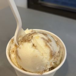 Hello Honey - Peach Cobbler