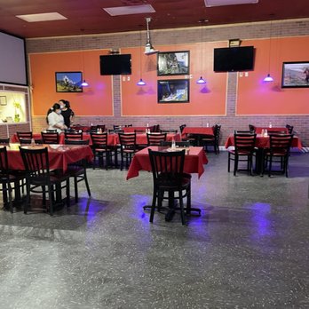 Everest Restaurant and Bar - Dining area - Bars Near Me - Antioch, Tennessee Everest Restaurant and Bar - Dining area - Bars Near Me - Antioch, Tennessee