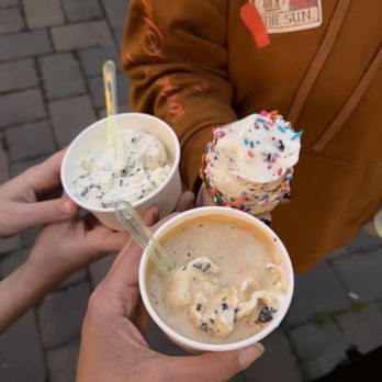 Pronto Gelato - Superb gelato and fun staff. Good with the kids. :) Thank you for my affogato, which was made with a smile 10 min before closing. - Gelato Near Me - Portland, Oregon
