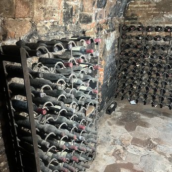 Botín - Ancient wine cellar - Spanish Near Me - Madrid, M Botín - Ancient wine cellar - Spanish Near Me - Madrid, M