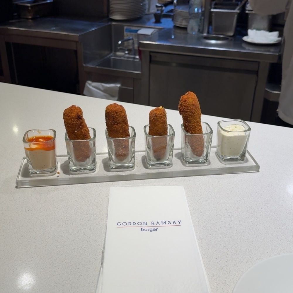 Gordon Ramsay Burger - Those HUUUUGE jalapeño poppers and those dips! Mmmm! - Burgers Near Me - Las Vegas, Nevada Gordon Ramsay Burger - Those HUUUUGE jalapeño poppers and those dips! Mmmm! - Burgers Near Me - Las Vegas, Nevada
