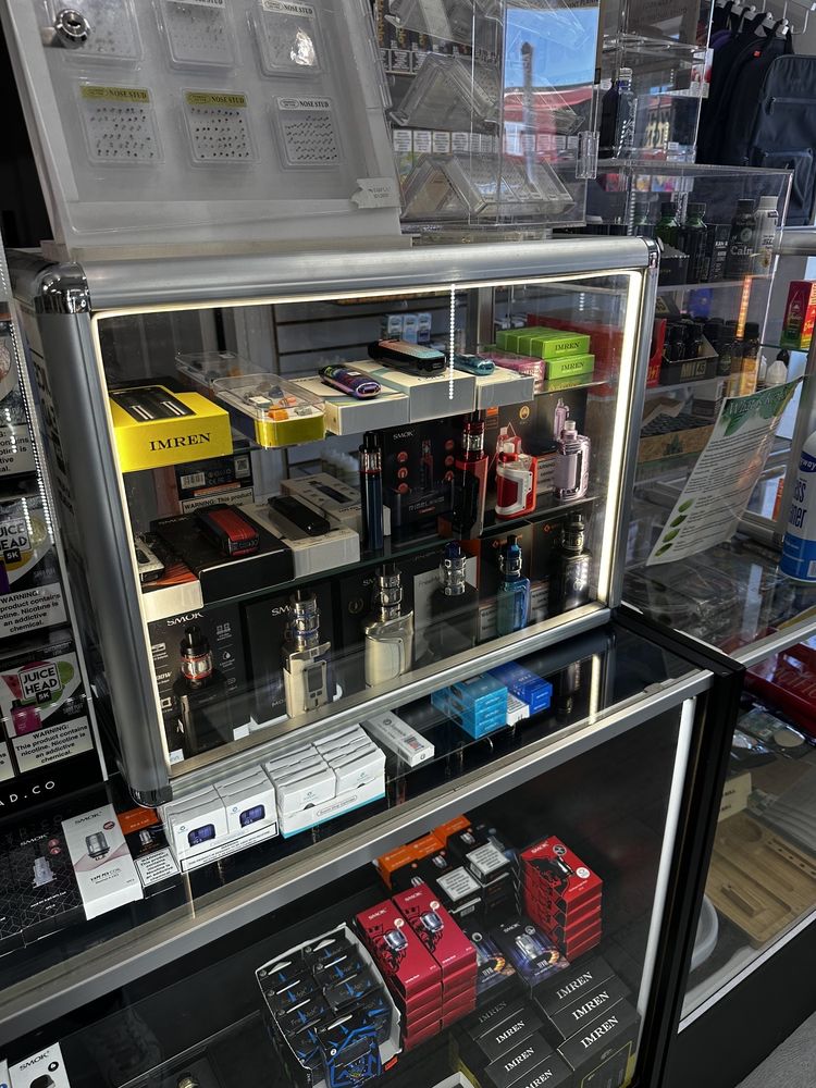 SMOKE N’ STUFF SMOKE SHOP Updated October 2024 21 Photos 1961 E