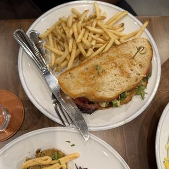 Mae Dunne Kitchen & Goods - Chicken sandwich - Breakfast & Brunch Near Me - San Antonio, Texas Mae Dunne Kitchen & Goods - Chicken sandwich - Breakfast & Brunch Near Me - San Antonio, Texas