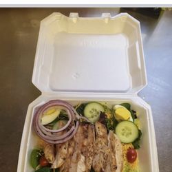 Mookie's Smokehouse - Grill chicken salad