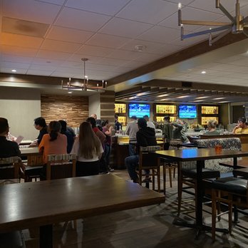 B-Town Kitchen & Raw Bar - people eating - Live/Raw Food Near Me - Bellingham, Washington B-Town Kitchen & Raw Bar - people eating - Live/Raw Food Near Me - Bellingham, Washington