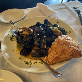 Loretta - Mussels appetizer - get this!!! - New American Near Me - Newburyport, Massachusetts