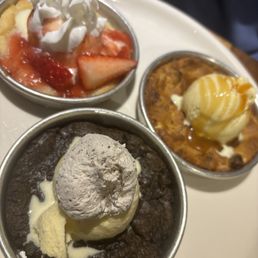 Strawberry Shortcake Pizookie, Salted Caramel Pizookie, oreo Cookies 'N' Cream Pizookie Strawberry Shortcake Pizookie, Salted Caramel Pizookie, oreo Cookies 'N' Cream Pizookie