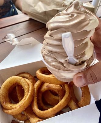 Sno-Flake Drive-In by null