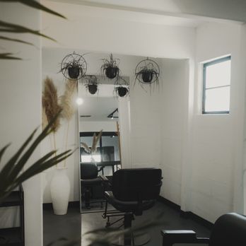 ARAI STUDIO - stylist room - Barbers Near Me - Sacramento, California