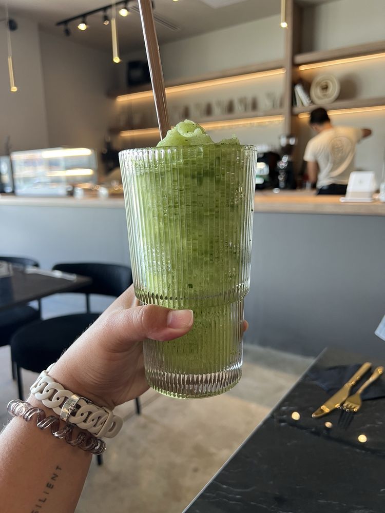 Revivo Cafe Image