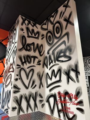 Dave's Hot Chicken by null