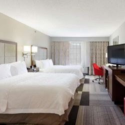 Hampton Inn Salem - Guest room