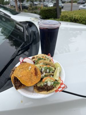 La Mamalona food truck by null