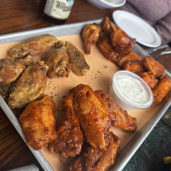 Willimantic Brewing Company - Wings. Bbq (upper left), buffalo (upper right) oy-vey (lower right), dry rub jerk lower left). - Breweries Near Me - Willimantic, Connecticut Willimantic Brewing Company - Wings. Bbq (upper left), buffalo (upper right) oy-vey (lower right), dry rub jerk lower left). - Breweries Near Me - Willimantic, Connecticut