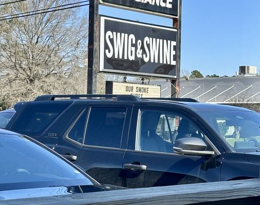 Swig & Swine by null