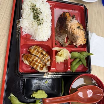 Domo Cafe Pearl Kai - Salmon bento box - Sushi Bars Near Me - Aiea, Hawaii