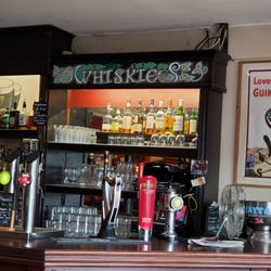 Le Molly Malone's