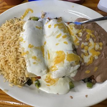 El Rodeo - Spinach enchiladas with rice and refried beans - Mexican Near Me - Guthrie, Oklahoma