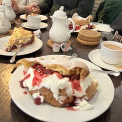 Hausener Kaffeestübchen - Windbeutel- this was a 1/2 portion