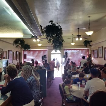 Bear Paw Cafe - View from the rear of the restaurant to the entrance. - Coffee & Tea Near Me - St. George, Utah Bear Paw Cafe - View from the rear of the restaurant to the entrance. - Coffee & Tea Near Me - St. George, Utah