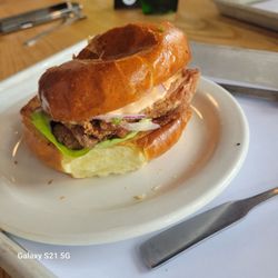 Ohayo Cafe - Poulet burger