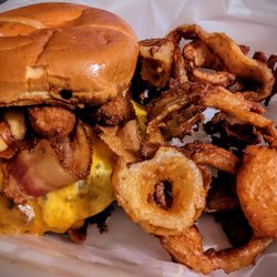 BS Bar and Gril - The Big Boi burger and onion rings