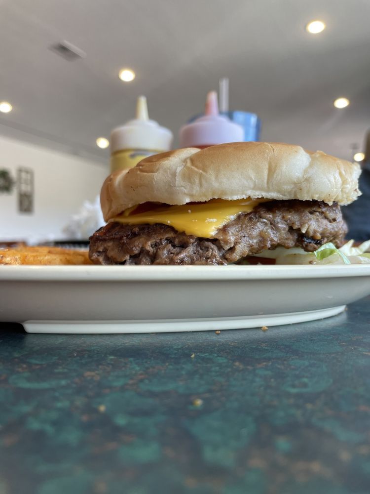 BEASLEY’S PARKWAY DINER Updated November 2024 18 Photos & 10