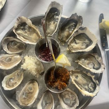 Riley's Vancouver - Oysters. 6 from east Canada and 6 from west Canada. - Seafood Near Me - Vancouver, British Columbia Riley's Vancouver - Oysters. 6 from east Canada and 6 from west Canada. - Seafood Near Me - Vancouver, British Columbia