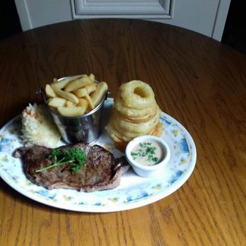 An Poitin Still - Steak and Onion Rings - Pubs Near Me - Carrick-On-Shannon, LM An Poitin Still - Steak and Onion Rings - Pubs Near Me - Carrick-On-Shannon, LM