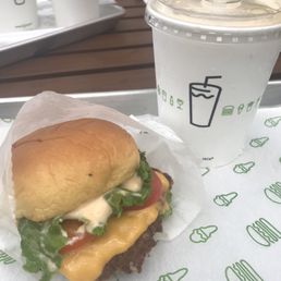 ShackBurger & Milk Tea Shake (HK exclusive!) ShackBurger & Milk Tea Shake (HK exclusive!)