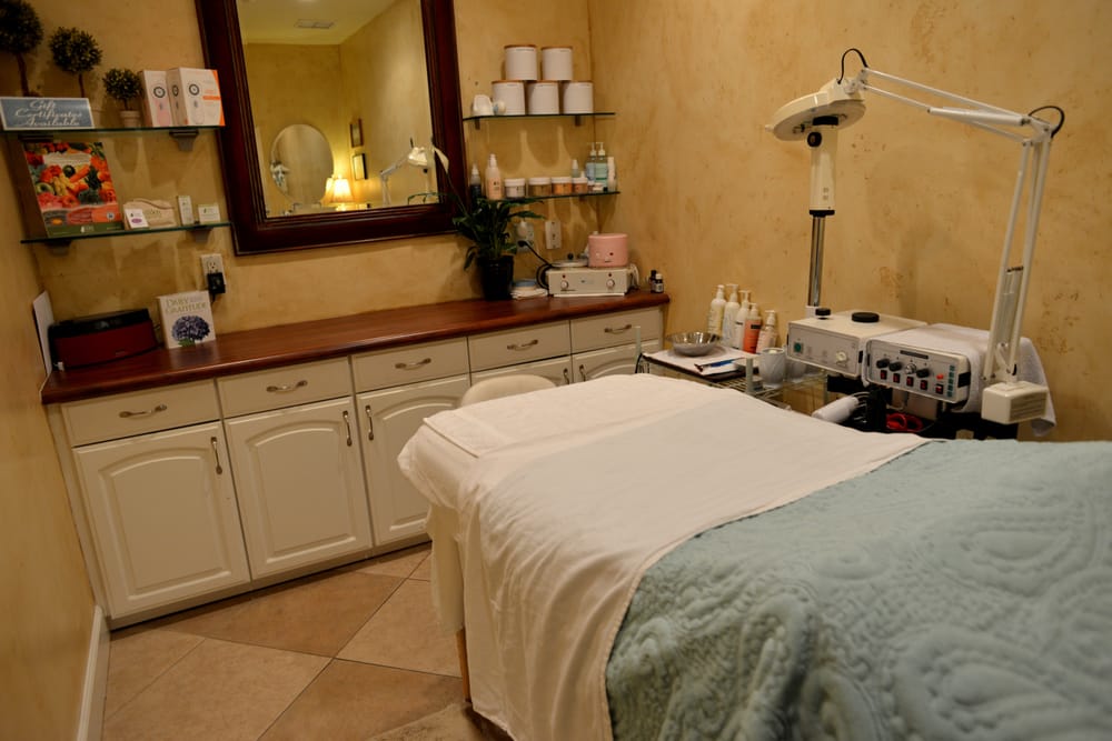 Sassafras Skin Care Logo