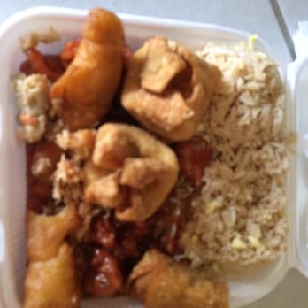 Hot Wok - The maggot-like "steamed" (not fried) rice and absolutely disgusting sesame chicken combination plate... - Chinese Near Me - Copperas Cove, Texas Hot Wok - The maggot-like "steamed" (not fried) rice and absolutely disgusting sesame chicken combination plate... - Chinese Near Me - Copperas Cove, Texas
