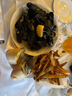 Georges French Bistro by null