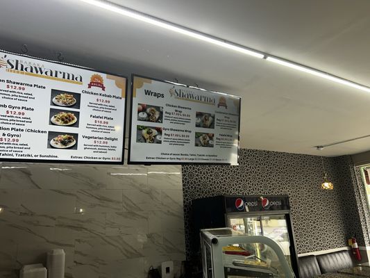 Baraka Shawarma Tucker by null