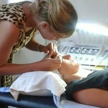 Rocio Vila Make Up - Tratamientos faciales: punta de diamante, alta frecuencia, ultrasonido,  electroterapia, crioterapia,  iontoforesis y otros más - Professional Services Near Me - Buenos Aires, C