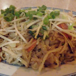 Zabele - Pad Siu-ie Gai (Chicken with rice noodles and veggies)