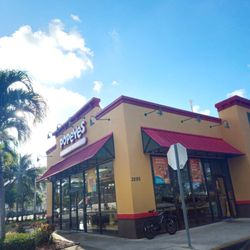 Popeyes outside view on way to drive-thru