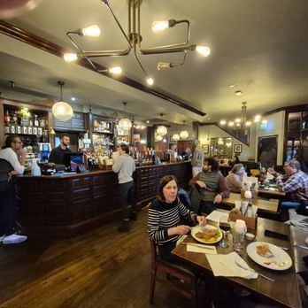 The Swan - Pubs Near Me - London, XGL